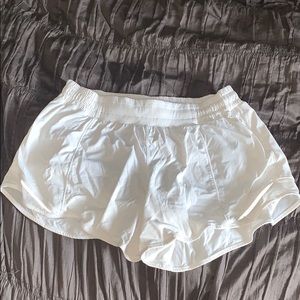 white lulu hotty hot shorts